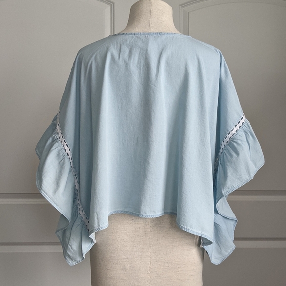 BCBGeneration Top Cropped Ruffled Short Sleeve White Eyelet Chambray Blue L NWT - Picture 7 of 16